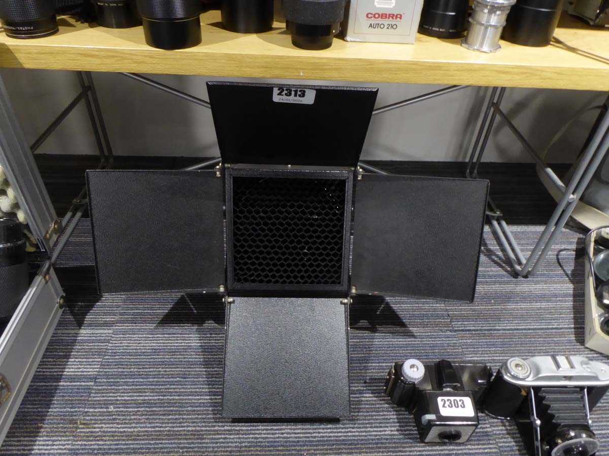 Lot 2313 - Bowlite barn door set with honeycomb grid