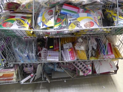 Lot 3378 - Wire basket containing quantity of various...