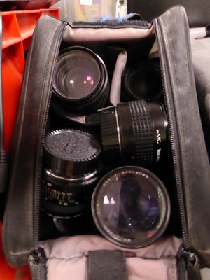 Lot 2537 - 2 camera bags containing various camera lenses