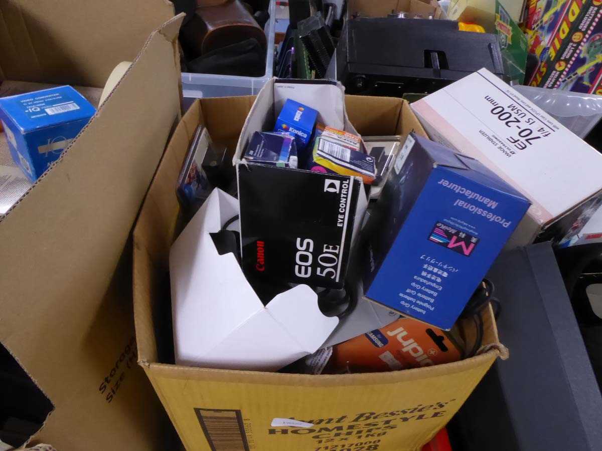 Lot 2538 - 4 boxes containing various camera equipment...