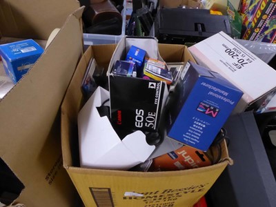 Lot 2538 - 4 boxes containing various camera equipment...