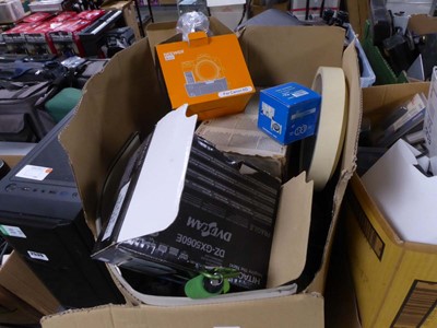 Lot 2538 - 4 boxes containing various camera equipment...