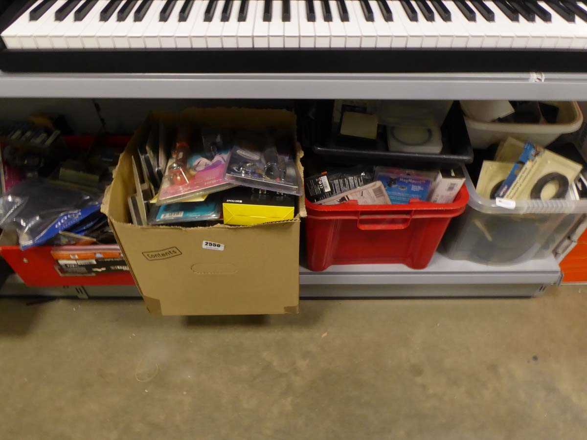 Lot 2550 - 4 boxes containing various filters and other...