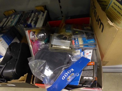 Lot 2550 - 4 boxes containing various filters and other...