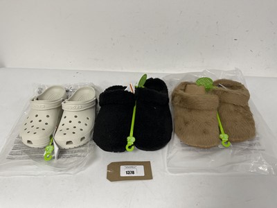 Lot 3x Pairs of Crocs in various styles