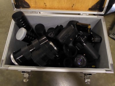 Lot 2559 - 5 cases containing various lenses etc