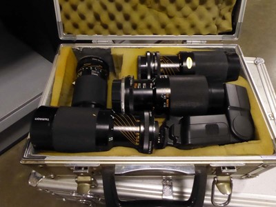 Lot 2559 - 5 cases containing various lenses etc