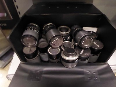Lot 2559 - 5 cases containing various lenses etc
