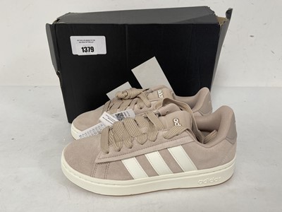 Lot Adidas grand court alpha 00s trainers in taupe...