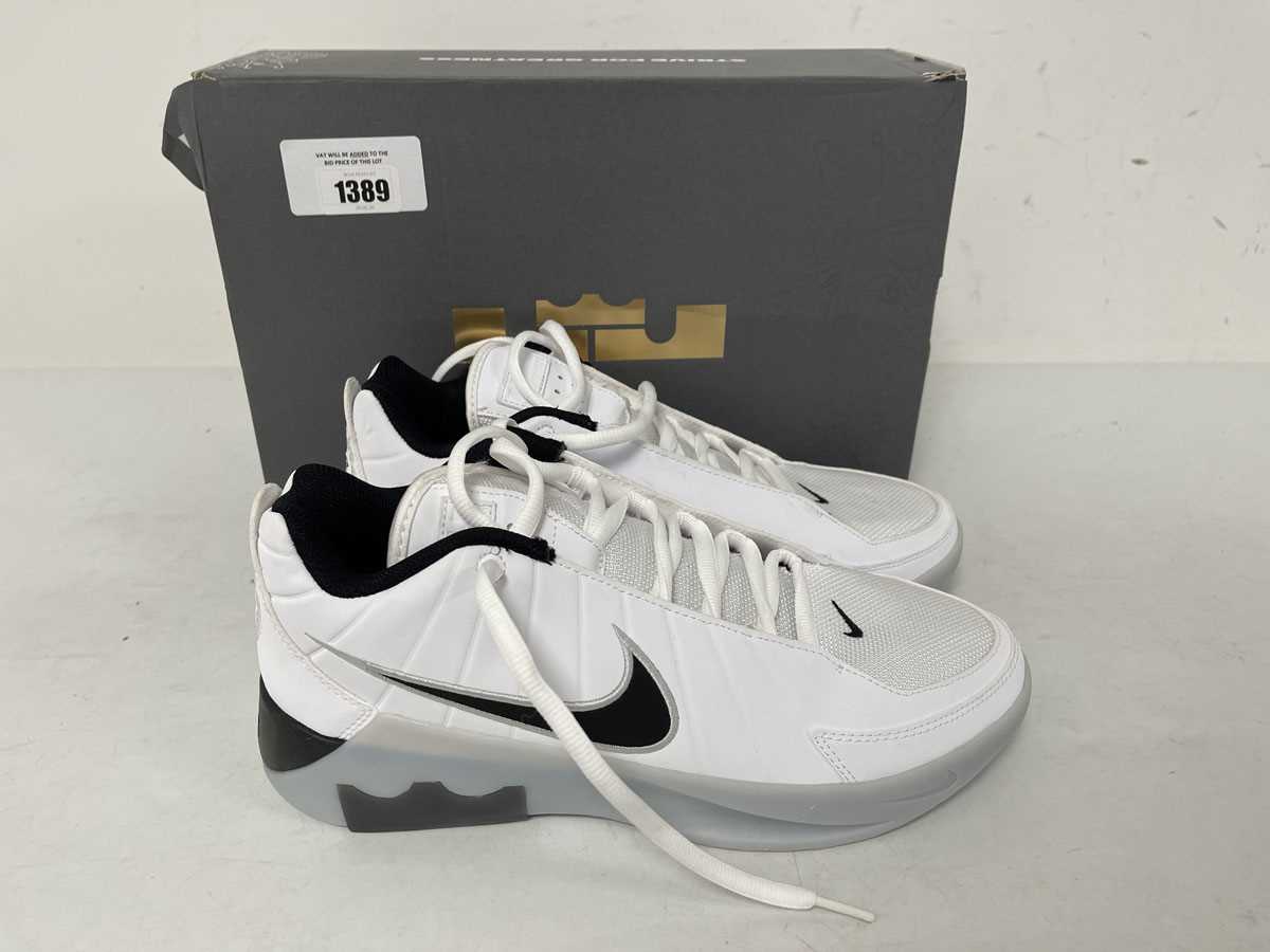 Lot 1389 - Nike lebron witness IX trainers in white size...