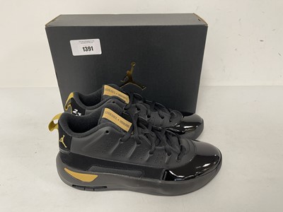 Lot Nike jordan max aura 7 trainers in black size...