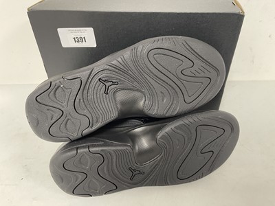 Lot Nike jordan max aura 7 trainers in black size...