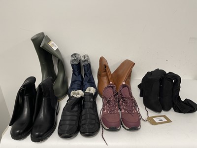 Lot 7x Pairs of boots in various styles to include...