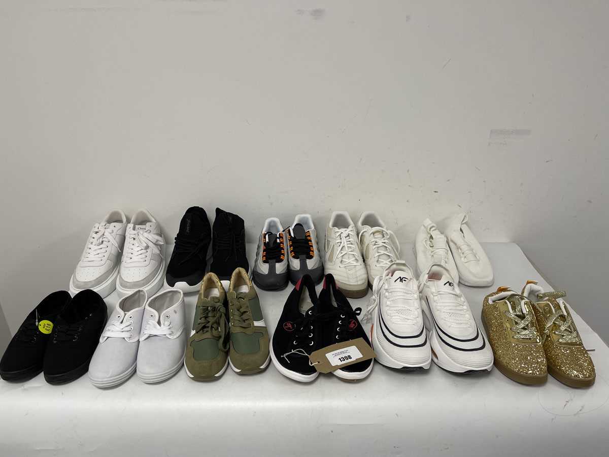 Lot 1398 - 11x Pairs of trainers in various styles to...