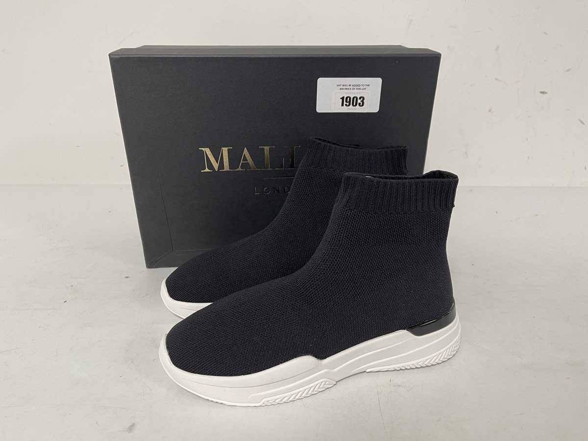 Lot Mallet London sock run trainers in black size...