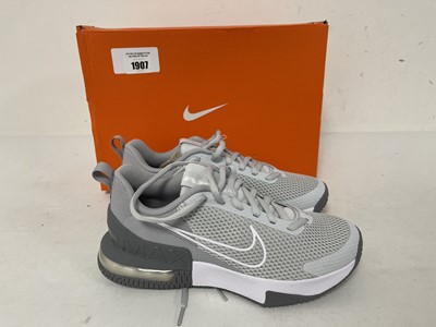 Lot Nike air max alpha 6 trainers in cool grey...