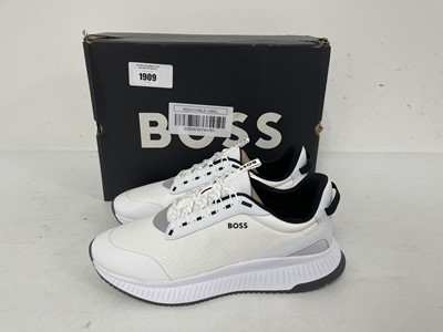 Lot Hugo Boss evo runner trainers in white size...