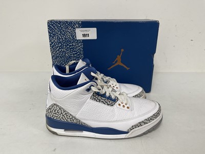Lot Nike air jordan 3 retro trainers in white size...