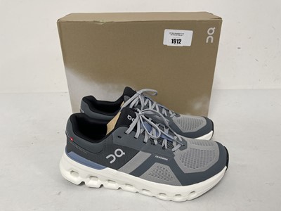 Lot On Cloud Running cloudrunner 2 trainers in...