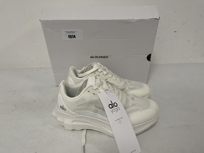 Lot Alo Runner trainers in white size UK5 - boxed