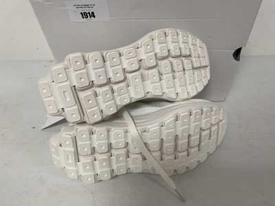 Lot Alo Runner trainers in white size UK5 - boxed