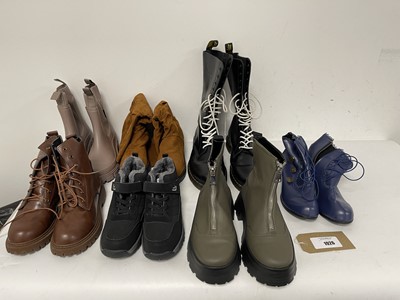 Lot 7x Pairs of boots in various styles to include...