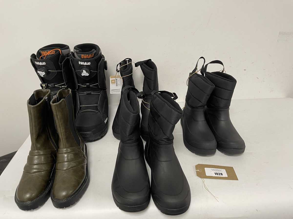 Lot 5x Pairs of boots in various styles to include...