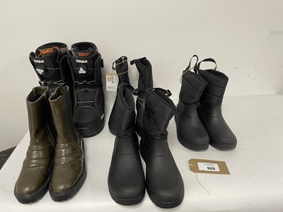 Lot 5x Pairs of boots in various styles to include...
