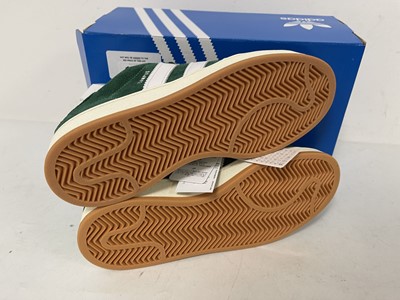Lot 1932 - Adidas campus 00s trainers in green size UK7.5...