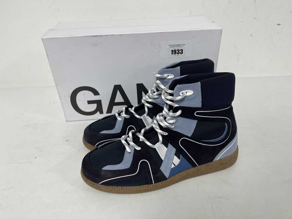 Lot 1933 - Ganni trainers in midnight blue size EU39 - boxed