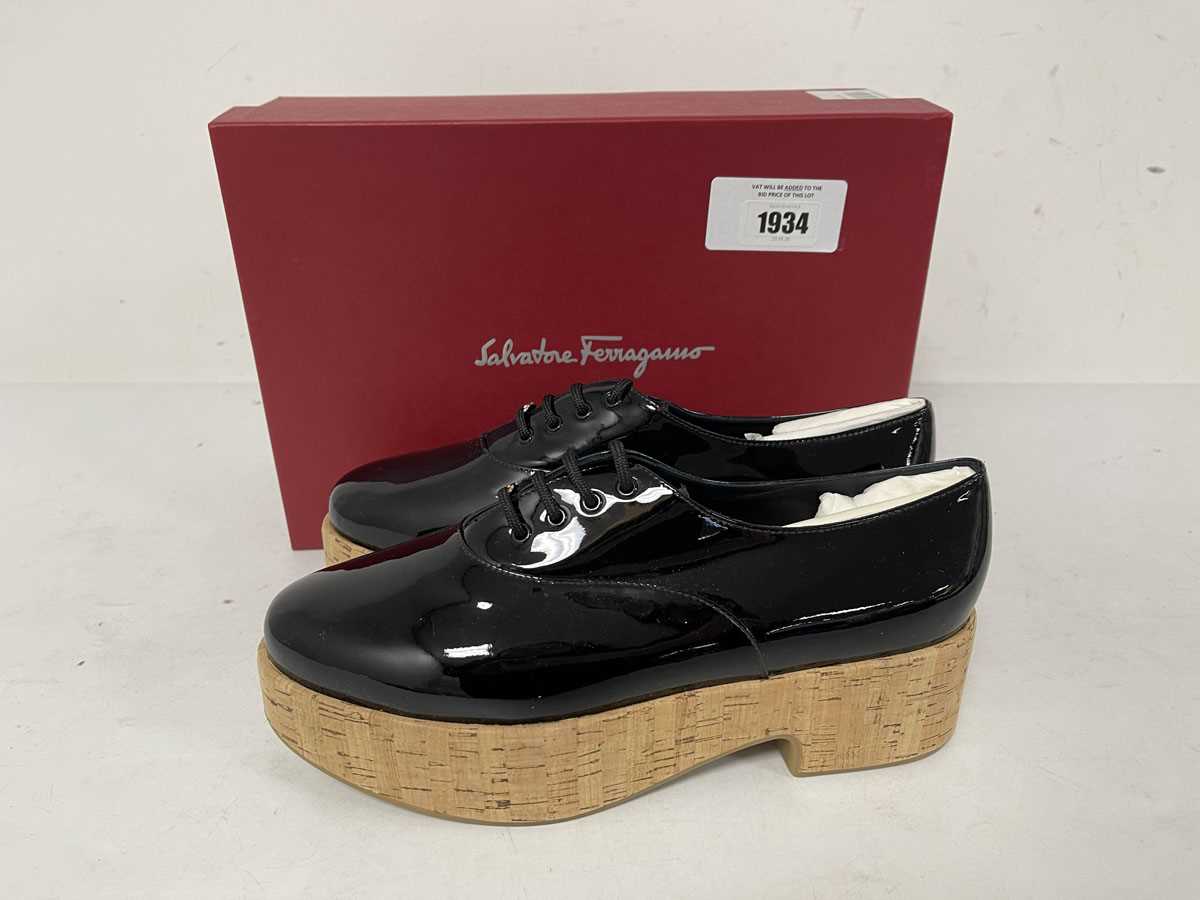 Lot Salvatore Ferragamo sable shoes in black size...