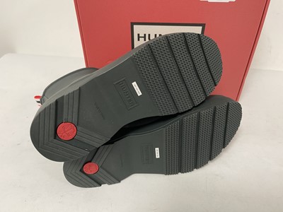 Lot 1938 - Hunter play short boots in arctic moss size...