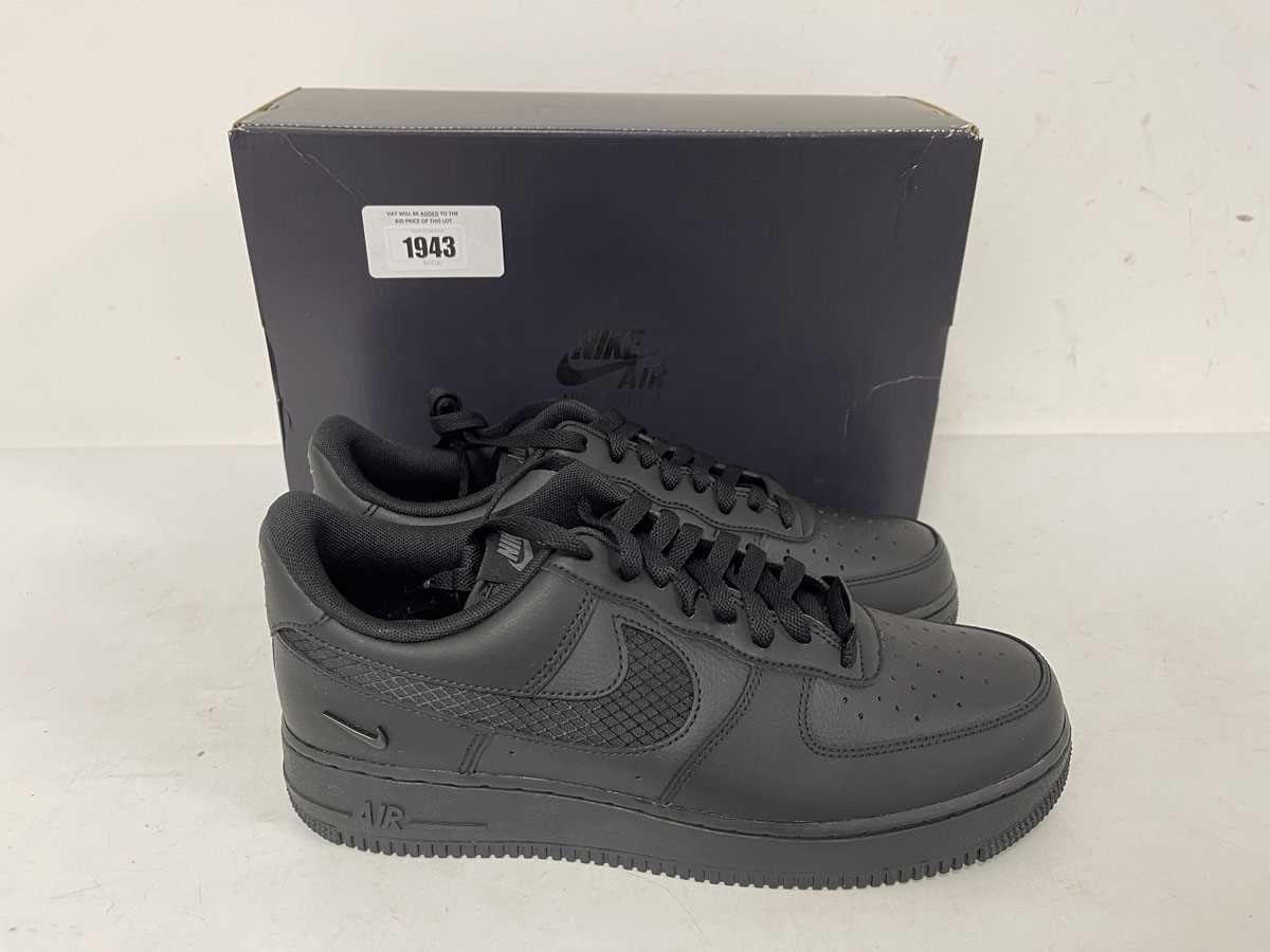 Lot 1943 - Nike air force 1 '07 LV8 trainers in black...