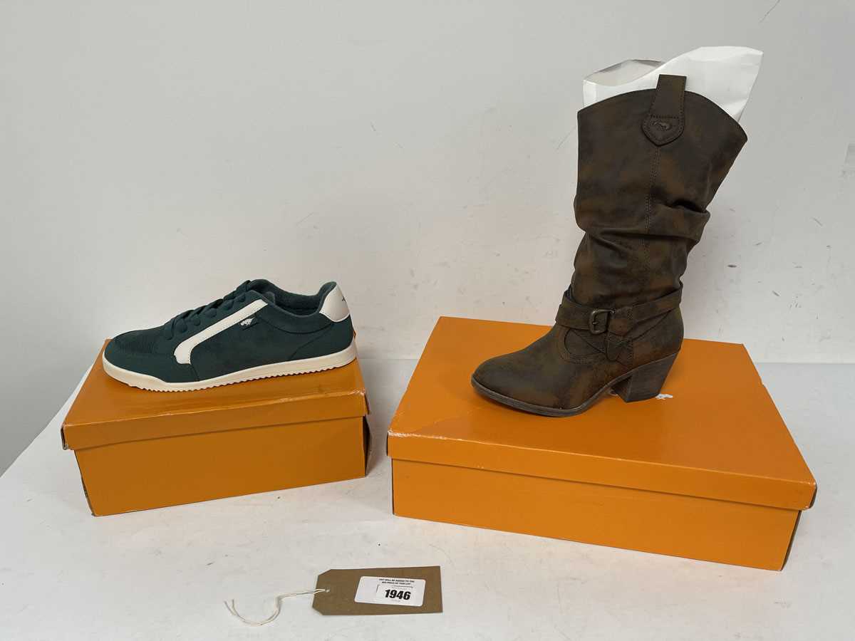 Lot 1946 - 2x Boxed pairs of Rocket Dog shoes sizes UK4 &...