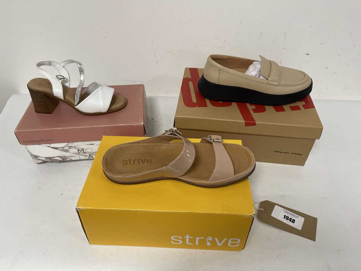 Lot 1948 - 3x Boxed pairs of shoes to include Moda in...