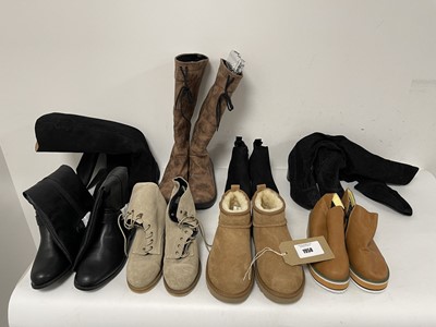 Lot 8x Pairs of boots in various styles to include...