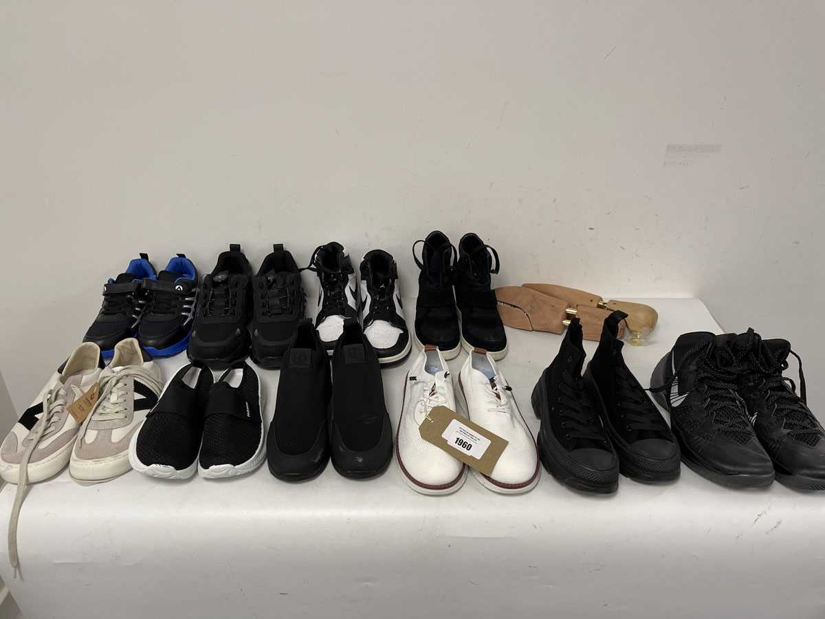 Lot 1960 - 10x Pairs of trainers in various styles to...