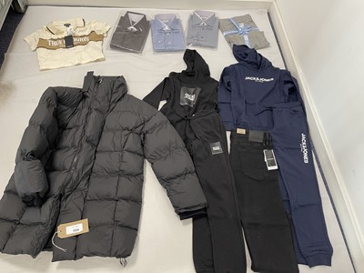 Lot Selection of clothing to include Nvlty, Oodie,...