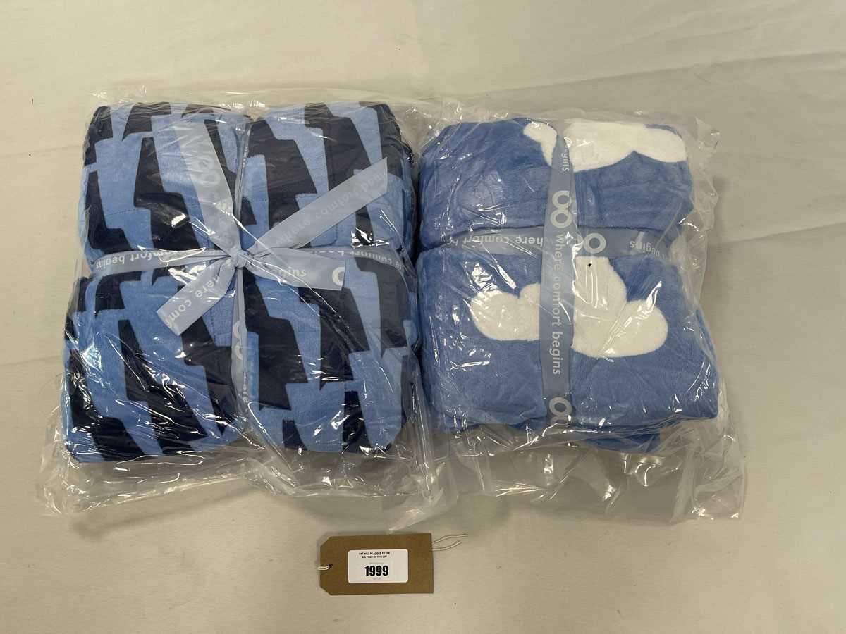 Lot 1999 - 2x The Oodie