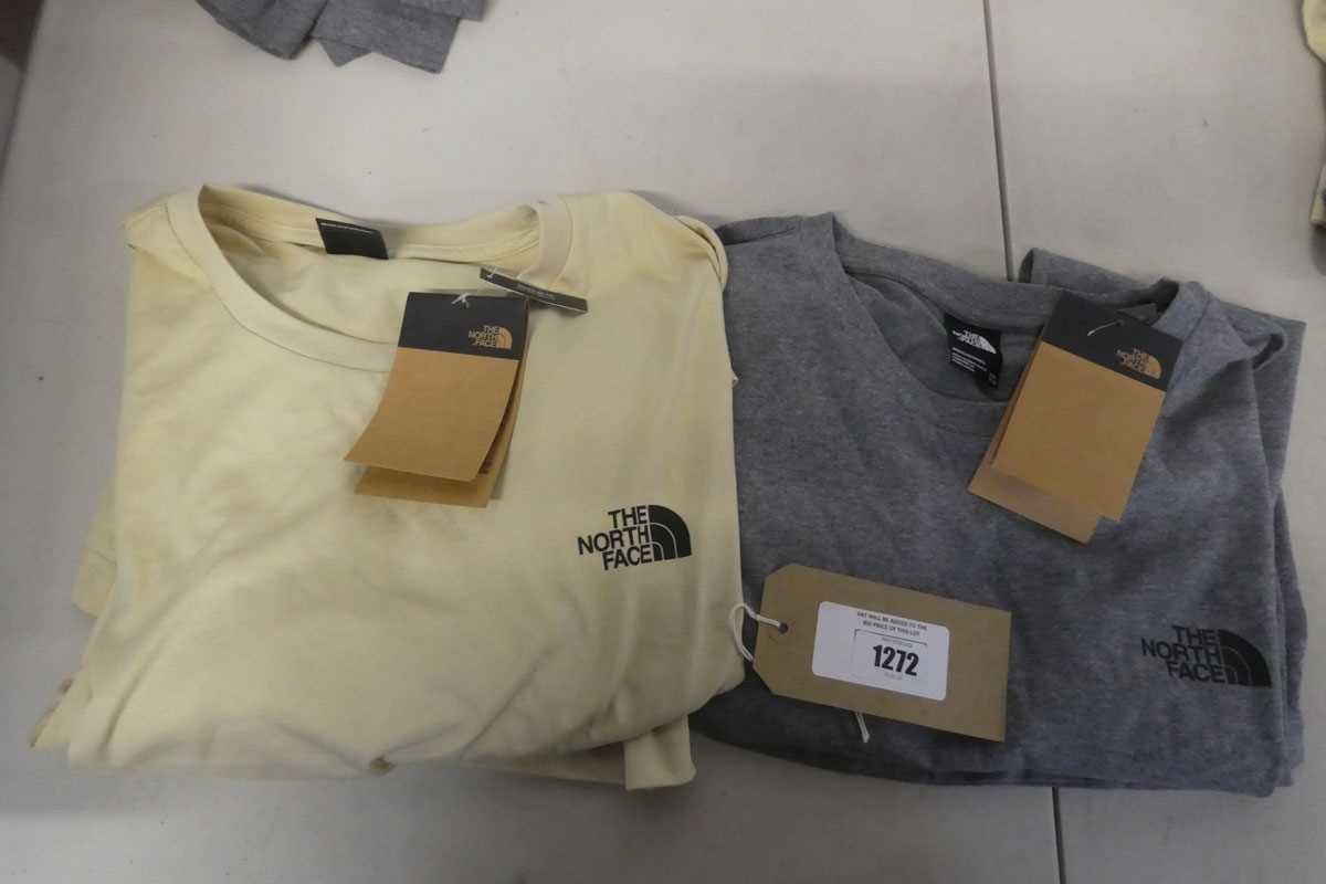 Lot 1272 - Pair of North Face mens t-shirts (size XXL), 1...