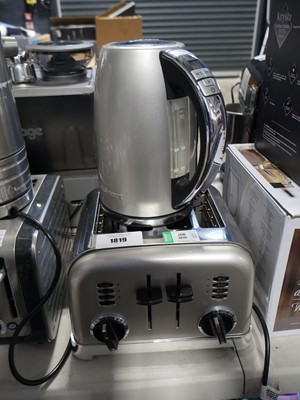 Lot 1819 - Cuisinart 2 piece kitchen kettle and 4 slice...