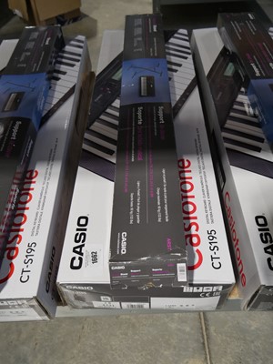 Lot 1662 - Boxed Casio keyboard CT-S195 with boxed...