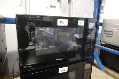Lot 2033 - Panasonic NN-CT56JB invertor microwave oven in...