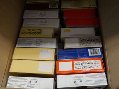 Lot 1415 - 6 cardboard boxes containing Lledo scale model...