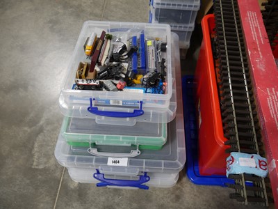 Lot 1464 - Shallow stackable plastic trays containing...