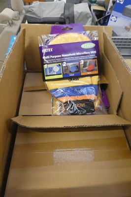Lot 2323 - Box of car cleaning microfibre mitts