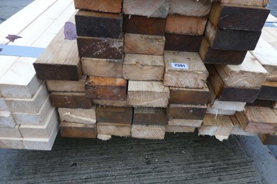 Lot 2391 - 20 lengths of 2.4 4x2 CLS timber