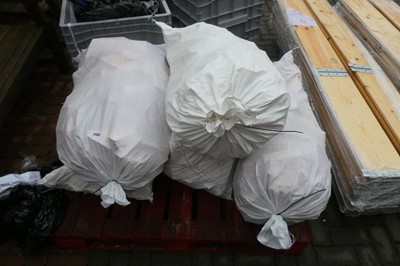 Lot 2402 - 5 large bags of softwood off-cuts for burning