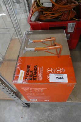 Lot 2354 - Boxed Halford 2tonne axle stand set