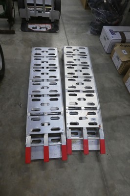 Lot 2362 - Pair of folding aluminium car ramps